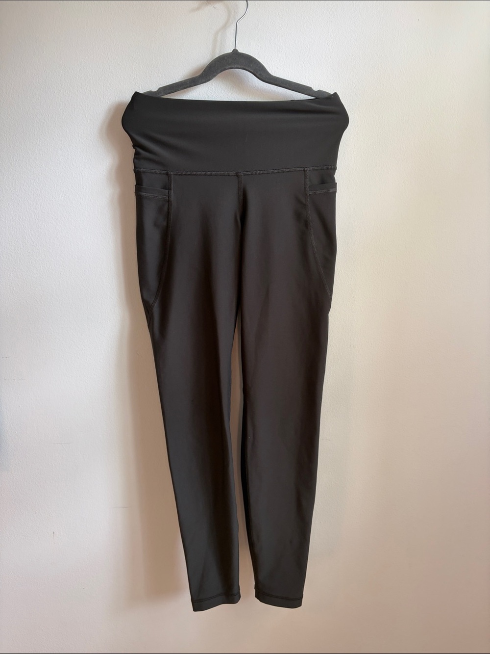 Old Navy Gray Leggings with Side Pockets